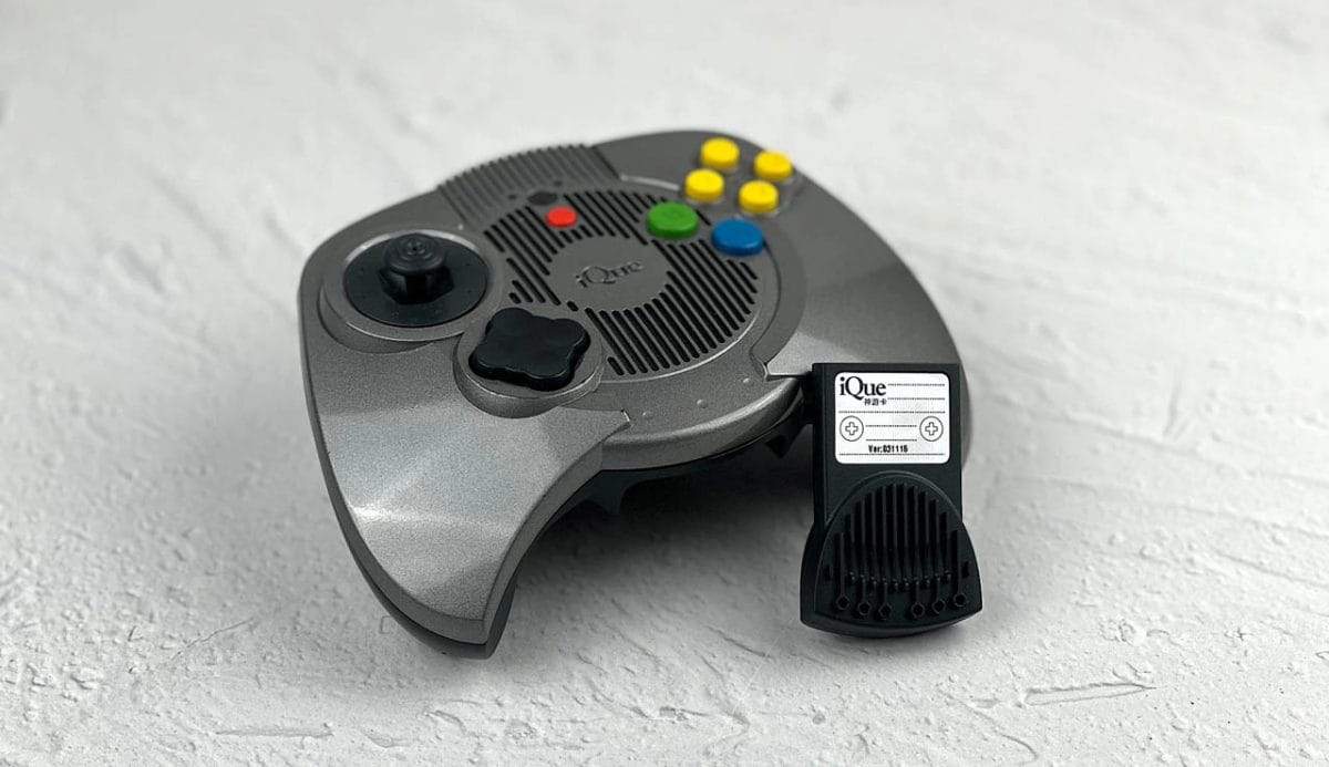 An iQue Card, the NAND-flash memory device that replaced cartridges